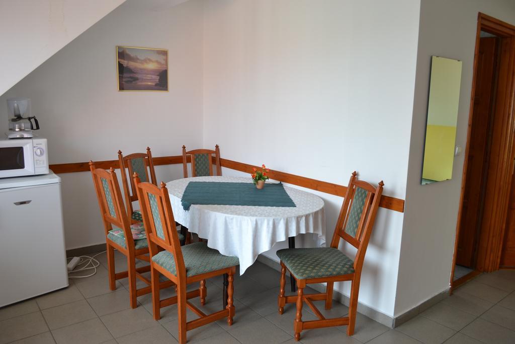 Guest House Silatti - Apartments Keszthely Rum bild